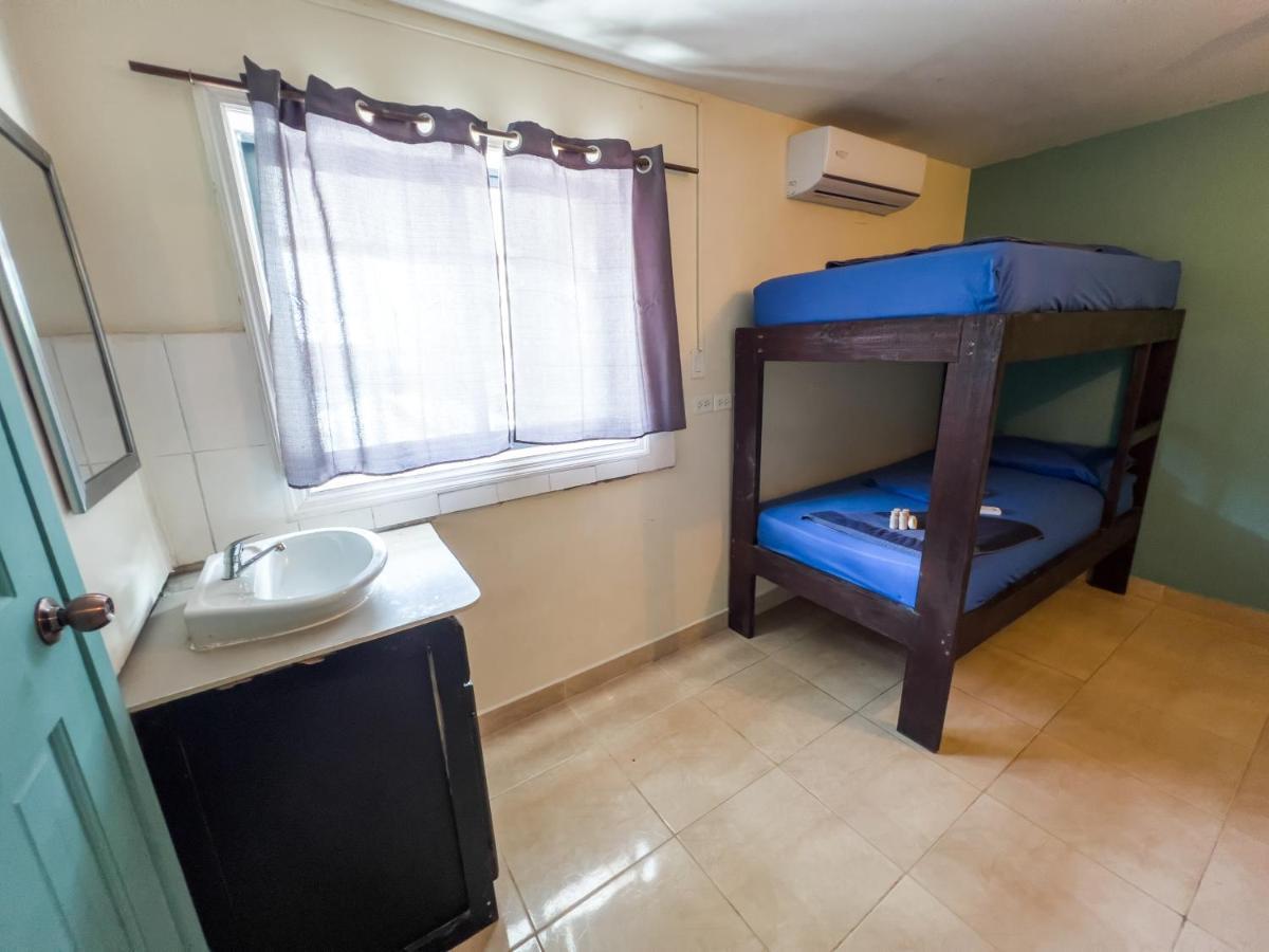 Aqua Lounge Hostel Бокас дел Торо Екстериор снимка