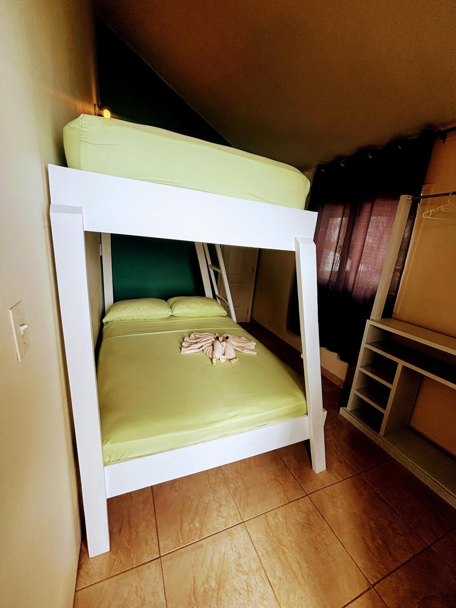 Aqua Lounge Hostel Бокас дел Торо Екстериор снимка